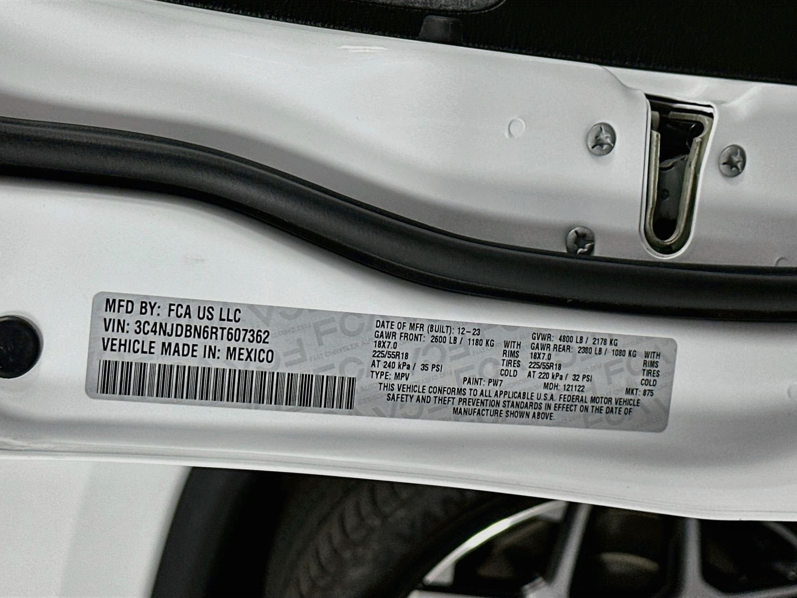 Used 2024 Bright White Clearcoat Jeep Latitude image 30
