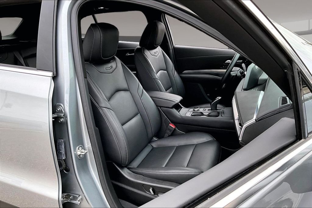 Used 2025 Silver Cadillac Premium Luxury image 7