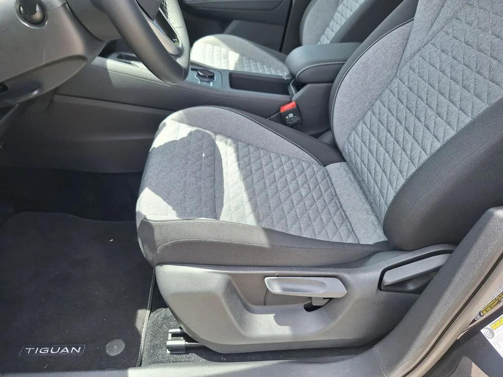 2025 Volkswagen Tiguan S - Photo 10