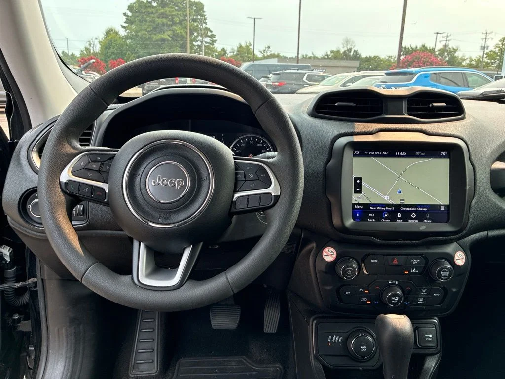 Used 2023 Black Jeep Latitude image 23