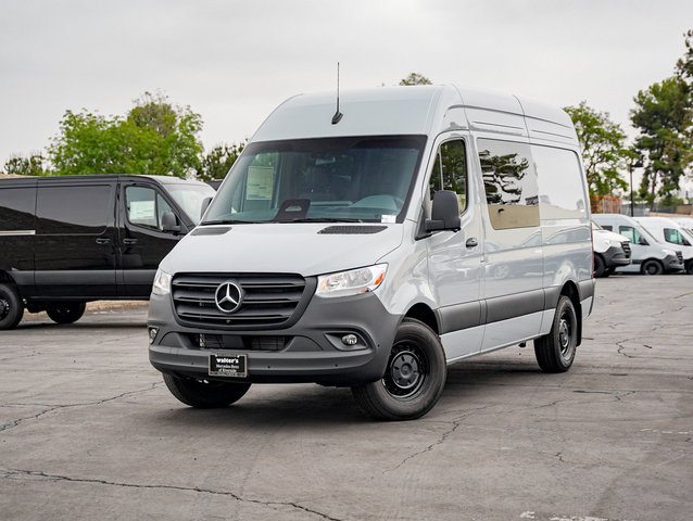 2026 Mercedes-Benz Sprinter Crew Van 2500 Standard Roof I4 Diesel HO 144 RWD