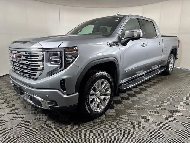 Used 2025 Sterling GMC Denali image 8