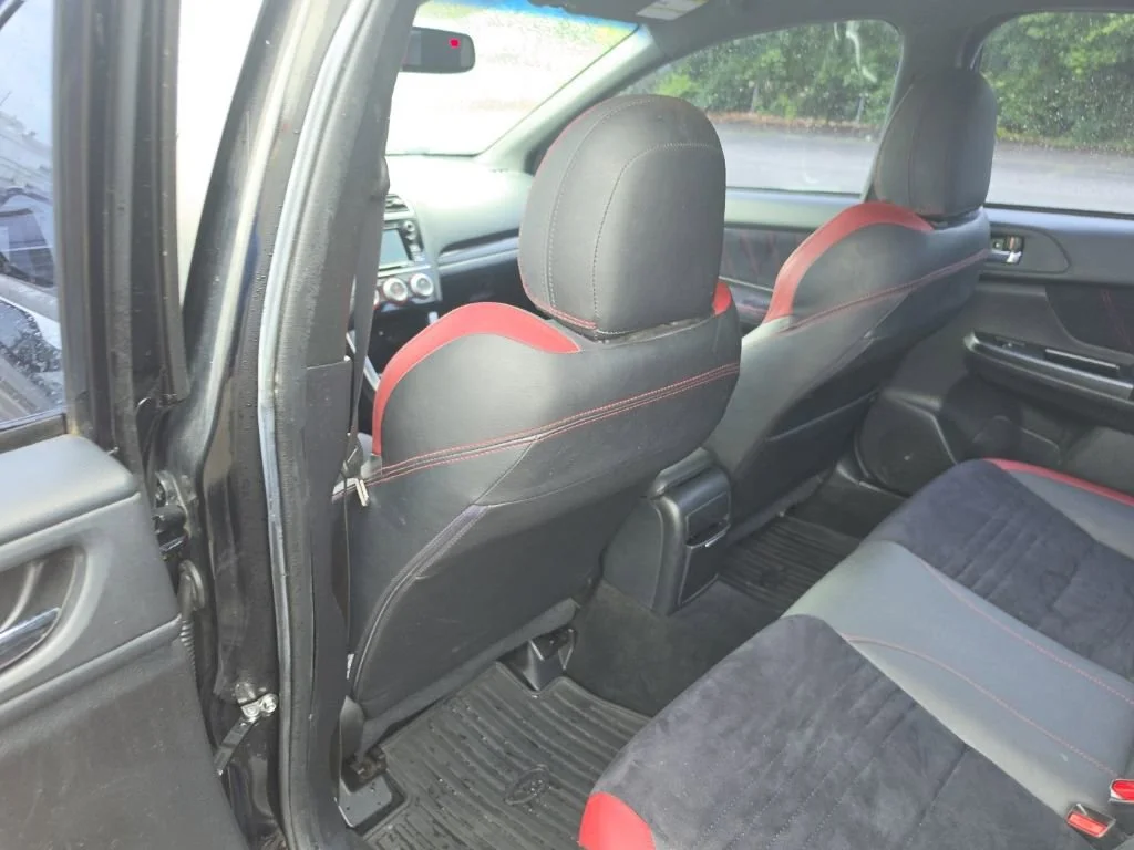 Used 2016  Subaru Base image 26