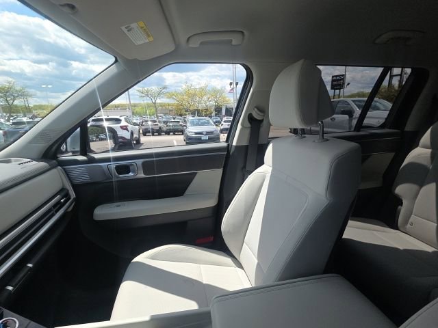 2025 Hyundai Santa Fe SE - Photo 25