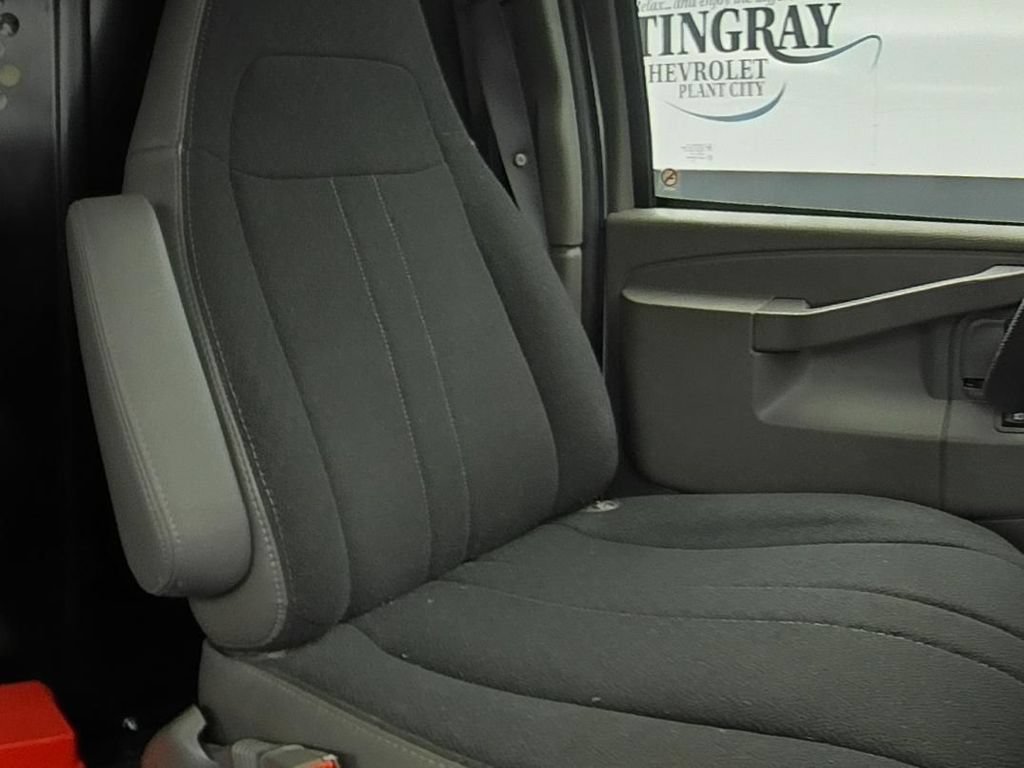 2025 Chevrolet Express Cargo Work Van - Photo 15