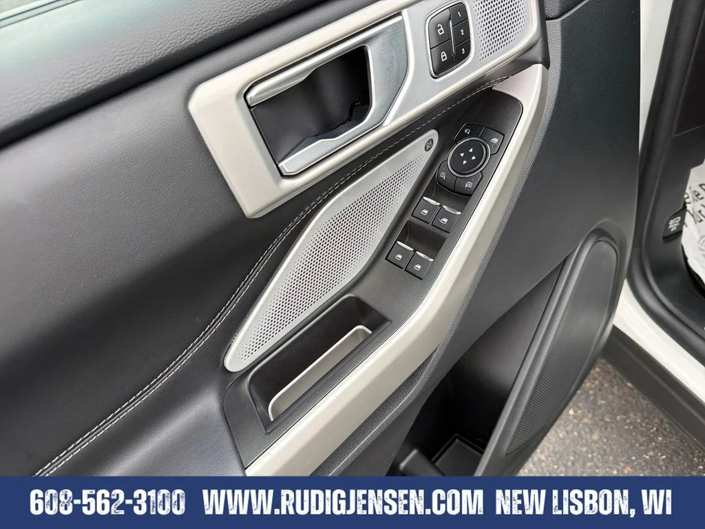Used 2023 White Ford Limited image 13