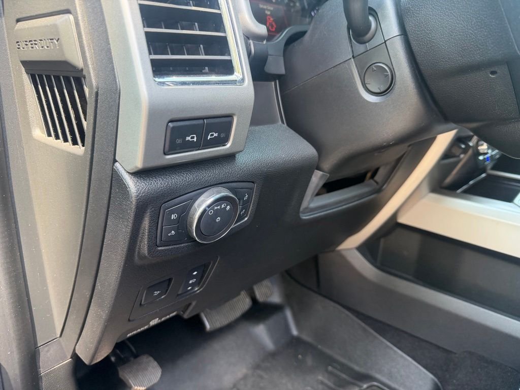 Used 2018 Gray Ford Lariat image 19
