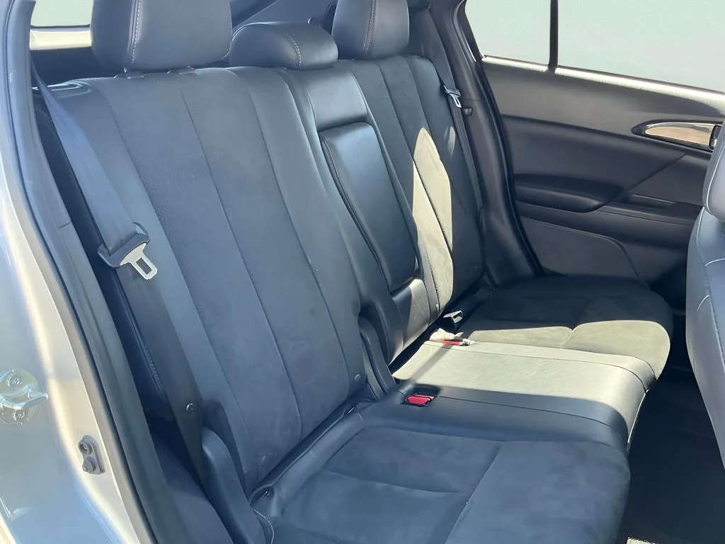 Used 2022  Mitsubishi SE image 23