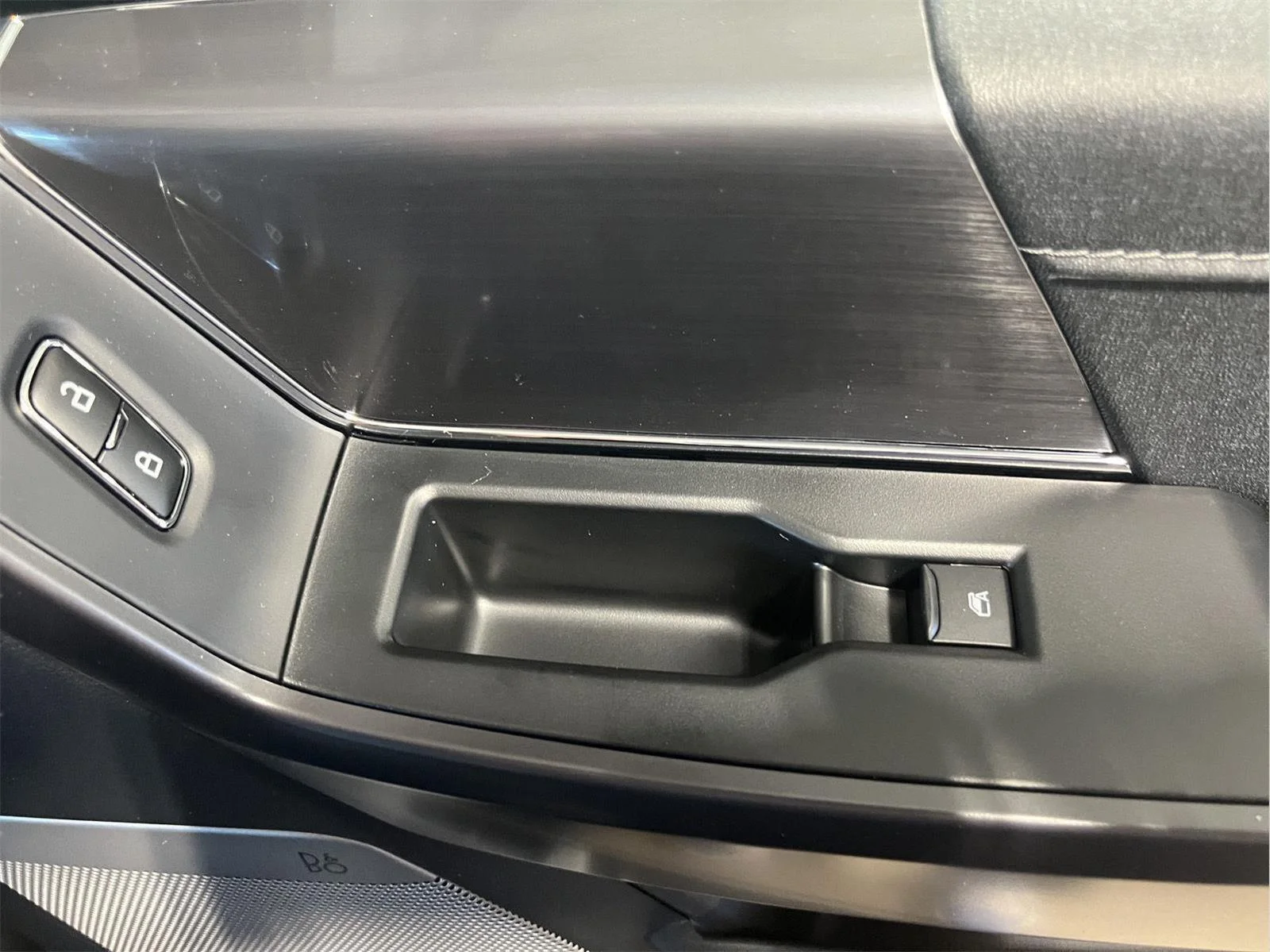 Used 2026 Avalanche Ford LARIAT image 10