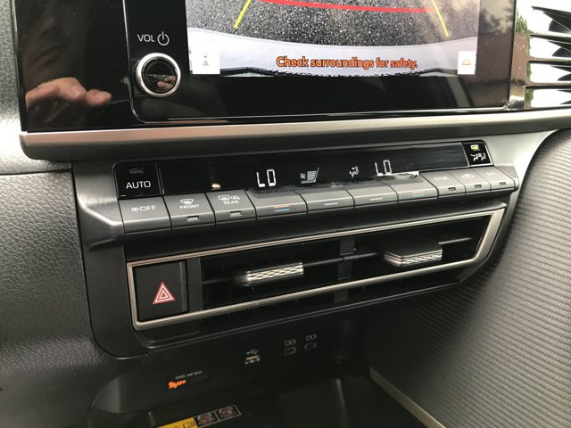 Certified Used 2025 Ice Cap Toyota SE image 20