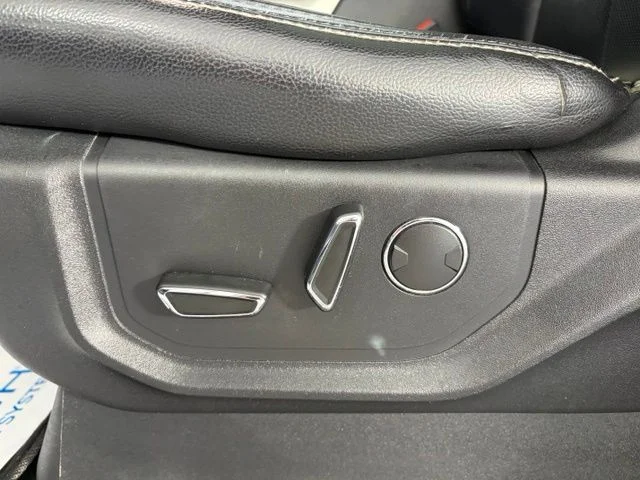 Used 2018 White Platinum Clearcoat Metallic Ford Lariat image 18