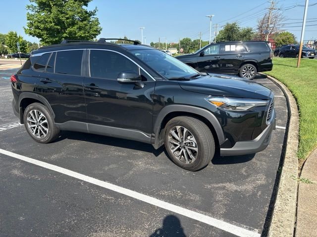 Used 2025 Black Toyota XLE image 2