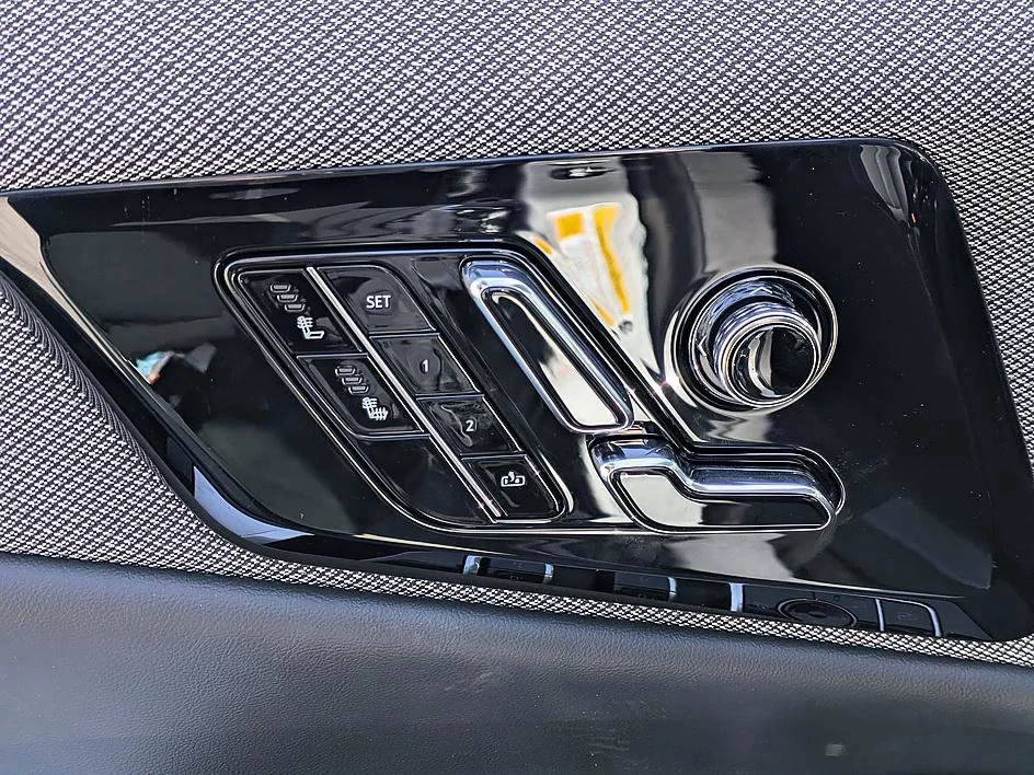 2026 Cadillac OPTIQ Sport - Photo 14