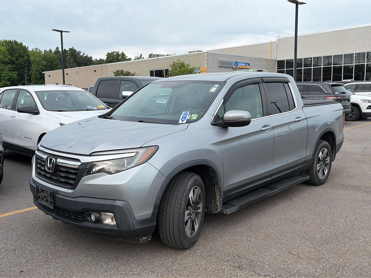 Used 2019 Lunar Silver Metallic Honda RTL image 4