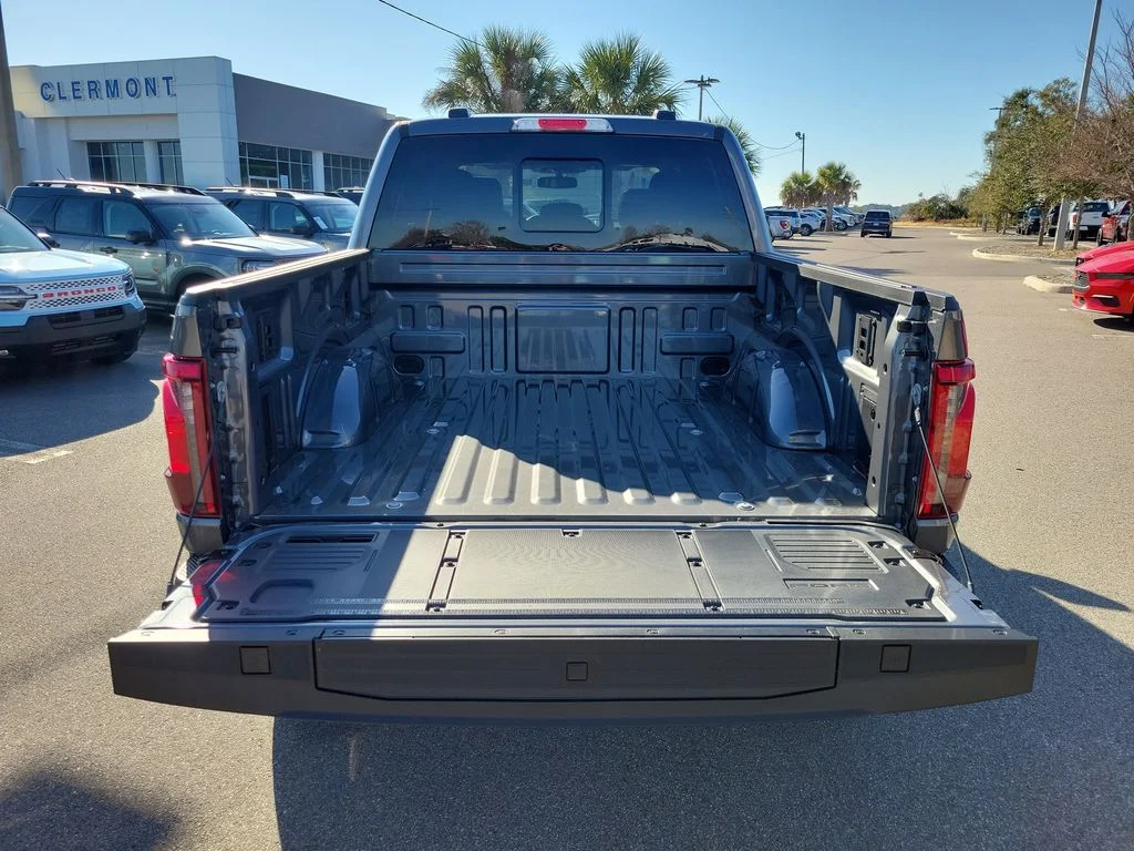 New 2026 Carbonized Gray Metallic Ford XLT image 9