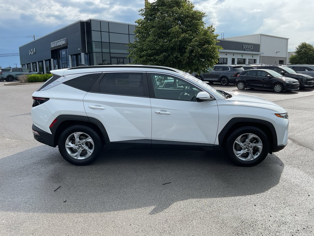 Used 2022 Quartz White Hyundai SEL image 10