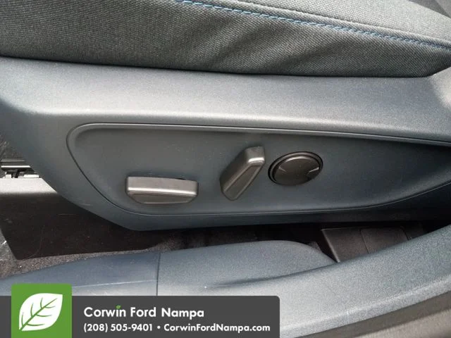 New 2026 Carbonized Gray Metallic Ford XLT image 12