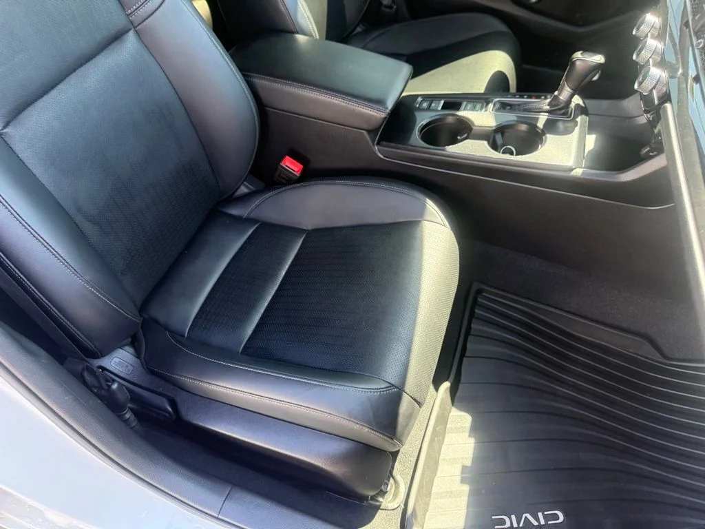 Used 2022 White Honda EX-L image 47