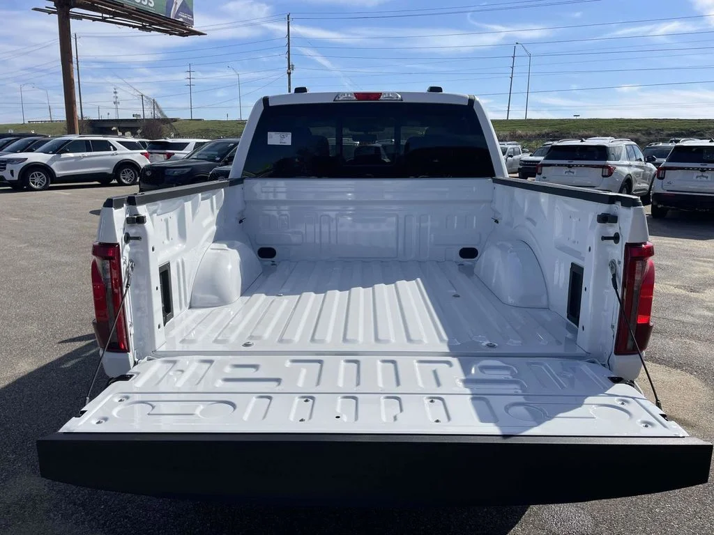 New 2026 Oxford White Ford XLT image 10