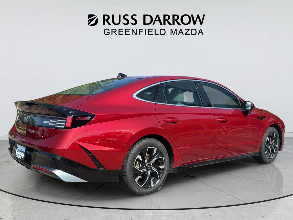 Used 2025 Red Hyundai SEL image 5