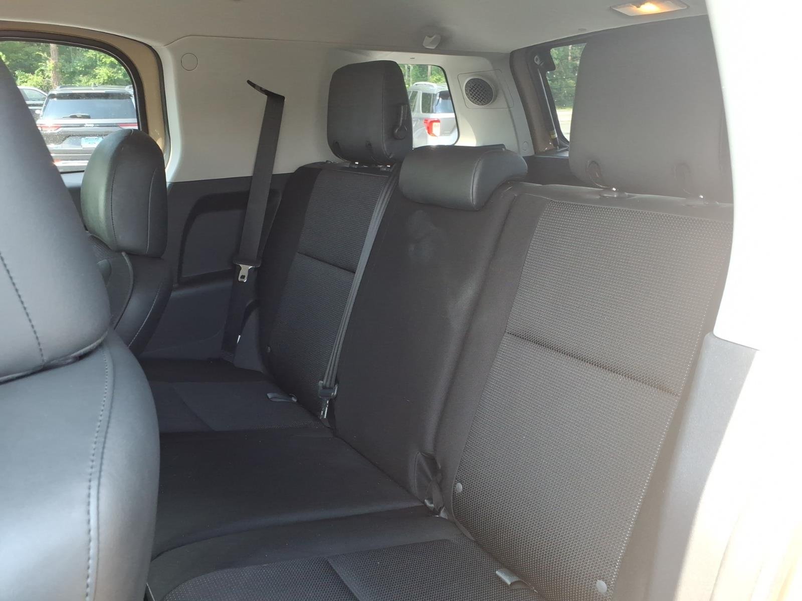 Used 2014 Quicksand Toyota Base image 10