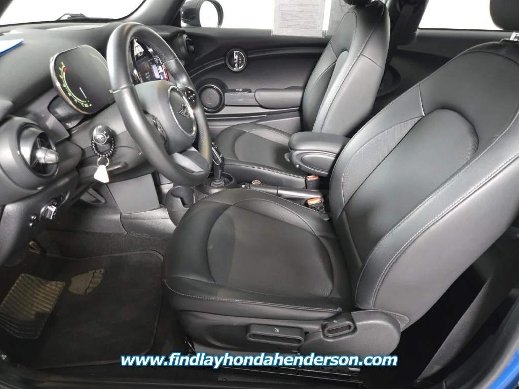 Used 2022 Island Blue Metallic MINI Oxford Edition image 15