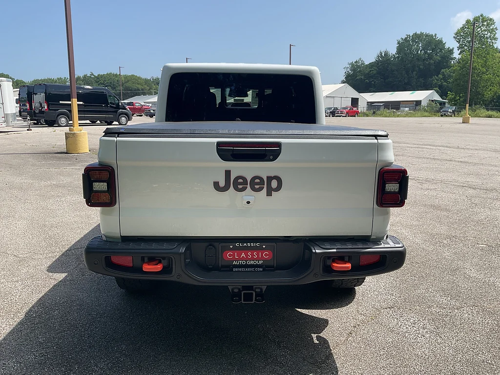 New 2026 Bright White Clearcoat Jeep Mojave X 4x4 image 6