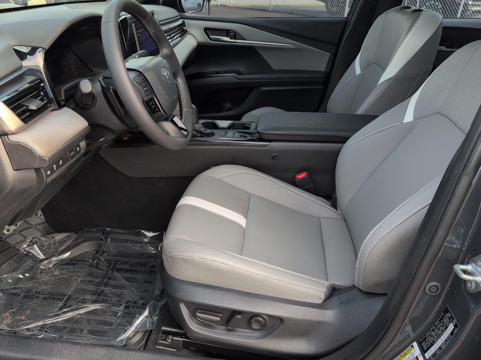 Used 2025 Underground Toyota SE image 12