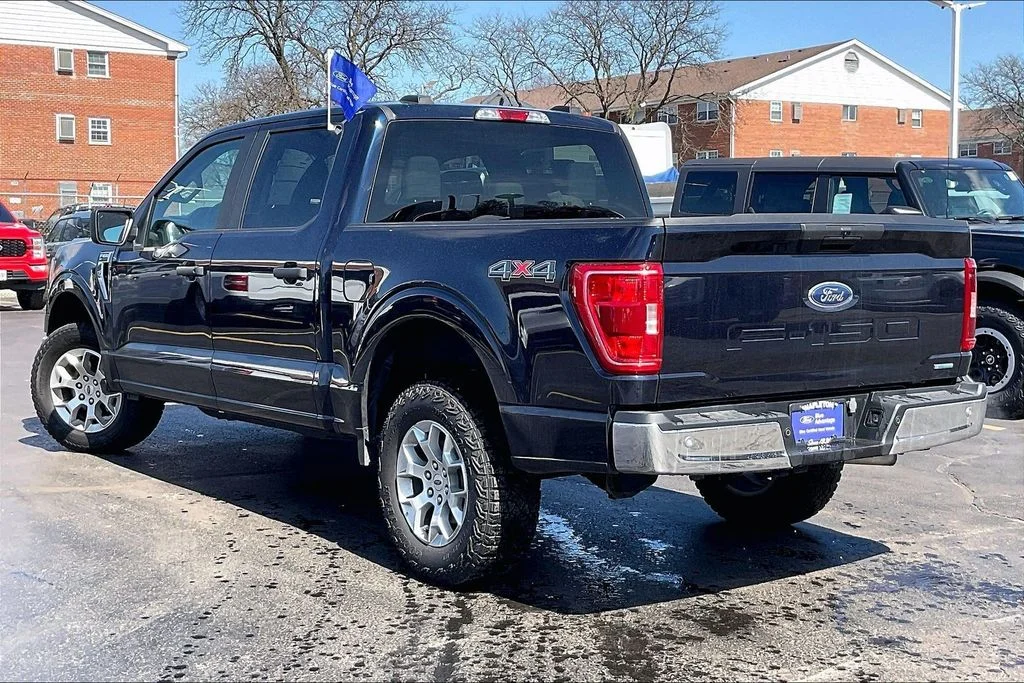 Used 2023 Blue Ford XLT image 8