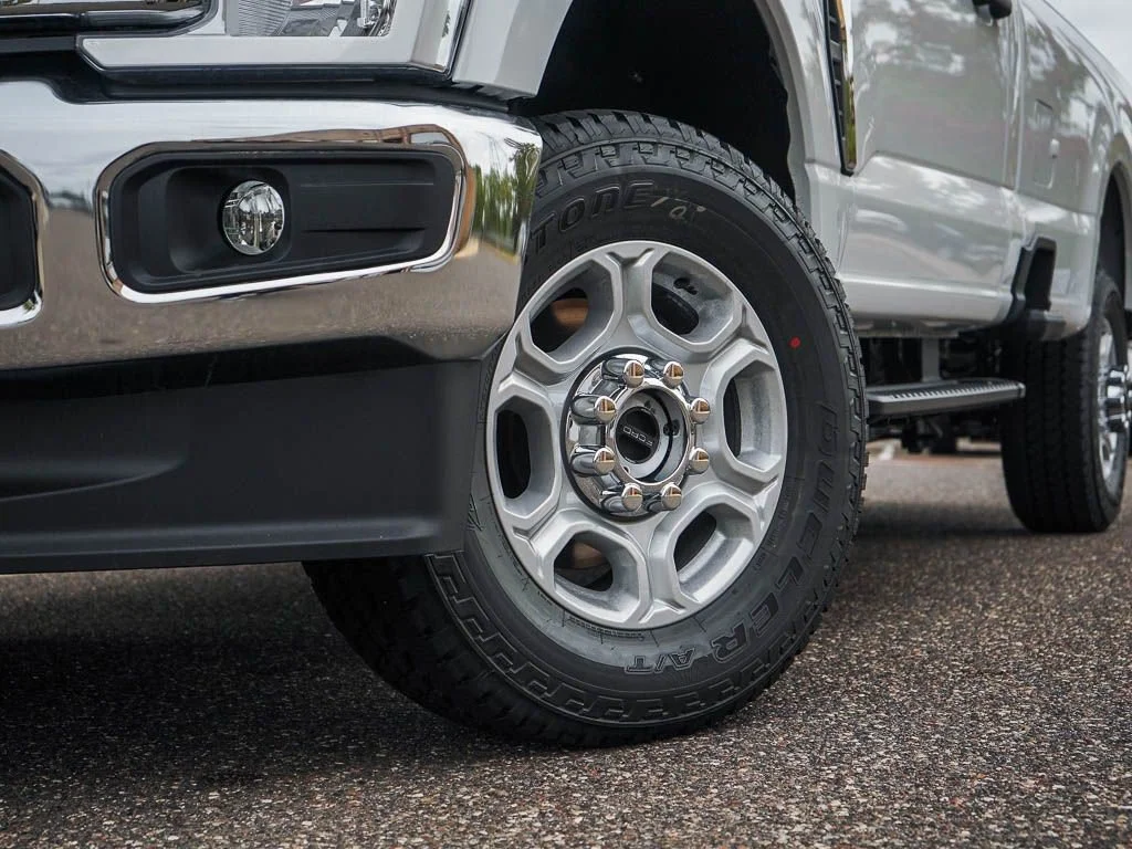 New 2026 Oxford White Ford F-350® XLT image 5