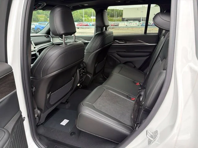 New 2026 White Jeep Altitude image 7
