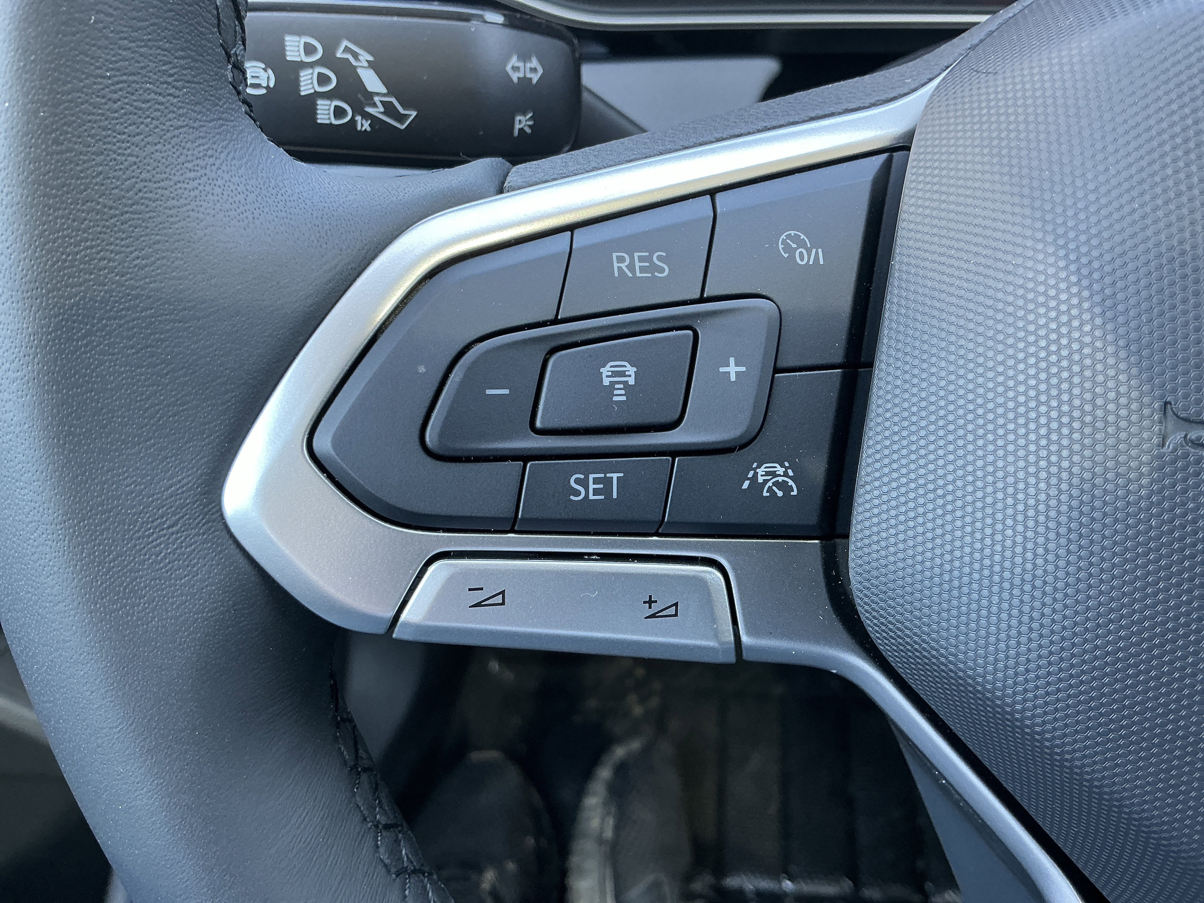 New 2026 Opal White Pearl Volkswagen SEL image 15