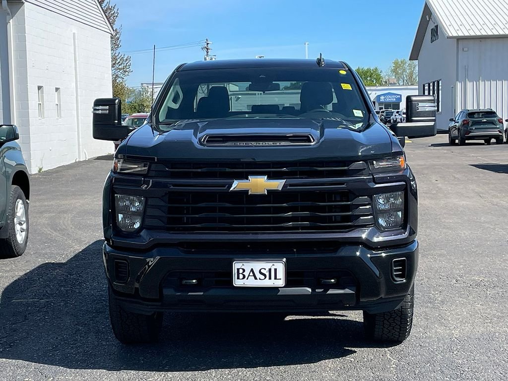 Used 2024 Gray Chevrolet Custom image 9