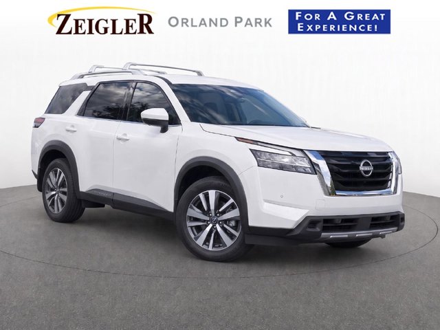 2024 Nissan Pathfinder SL