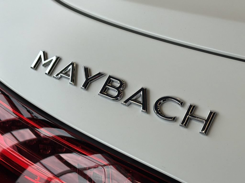 New 2027 MANUFAKTUR moonlight white magno (White Ambiance) Mercedes-Benz Maybach SL 680 Monogram Series image 49