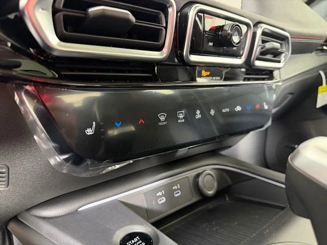 New 2026 Aspen White TriCoat / Super Black Two-tone Nissan SR image 15