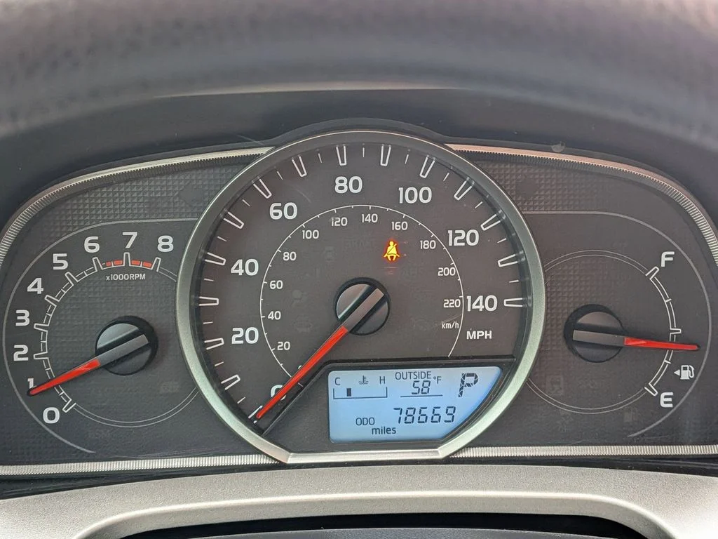 Used 2015 Black Toyota LE image 11