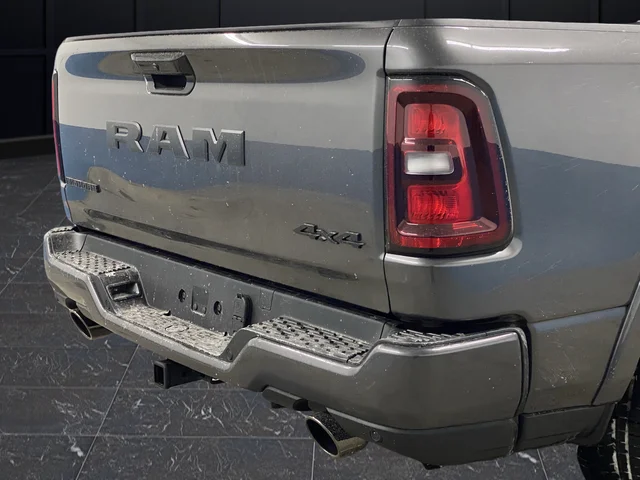 New 2026 Granite Crystal Metallic Clear-Coat Exterior Paint RAM Big Horn/Lone Star image 37