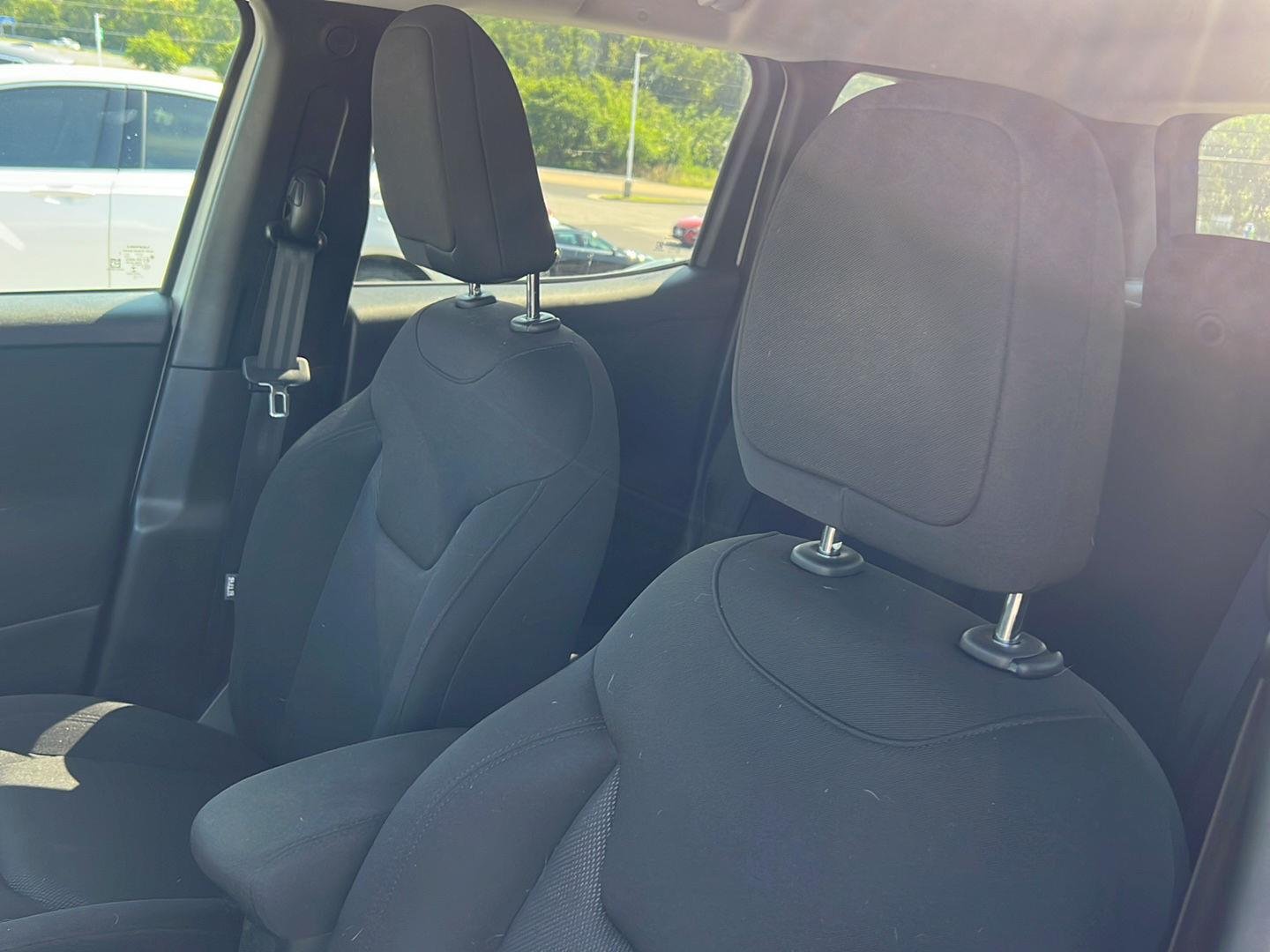 Used 2018 Alpine White Jeep Sport image 10