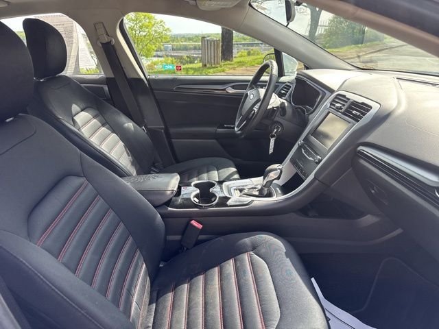 Used 2015 White Ford SE image 10