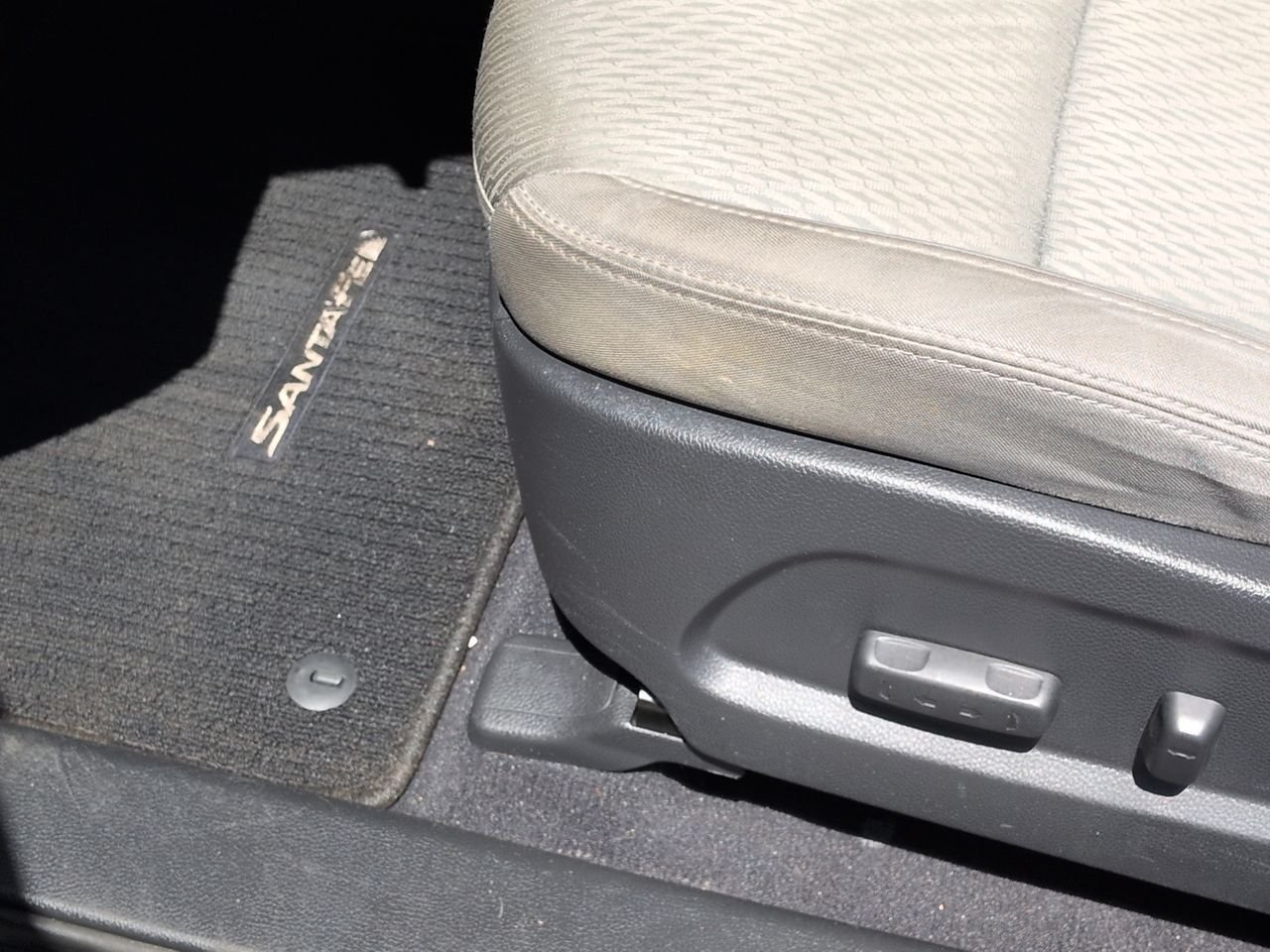 Used 2018 Gray Hyundai SE image 37