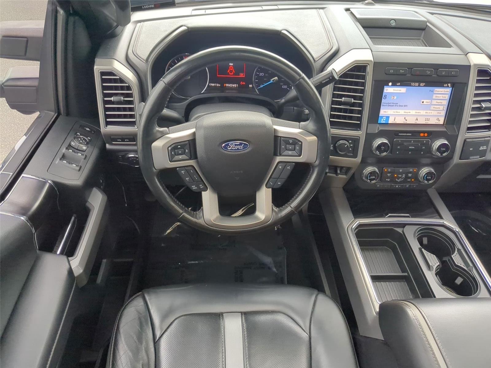 Used 2019 White Platinum Metallic Tri-Coat Ford Platinum image 31
