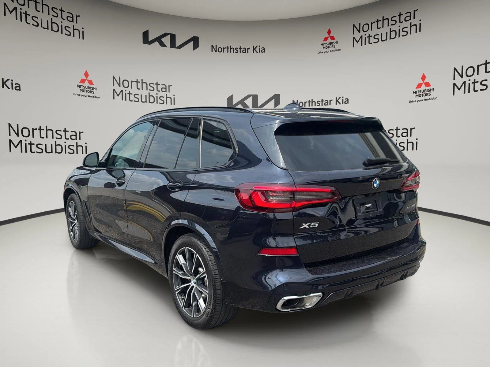 Used 2023 Carbon Black Metallic BMW xDrive40i image 6