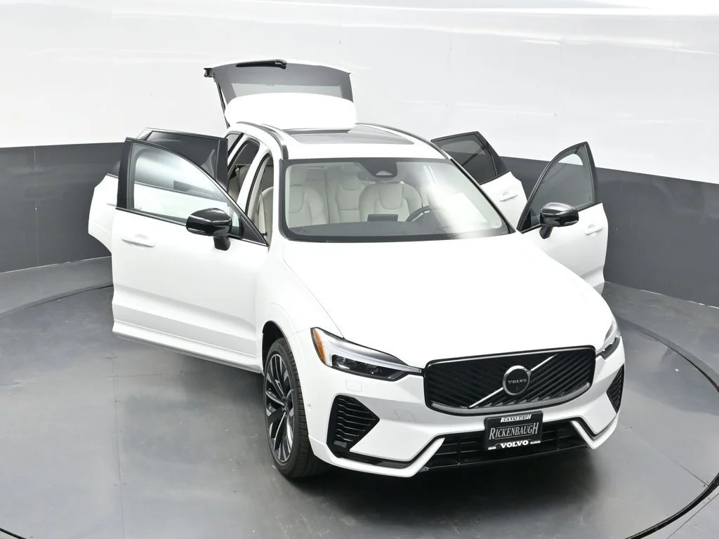 New 2026 Crystal White Volvo T8 Ultra image 36