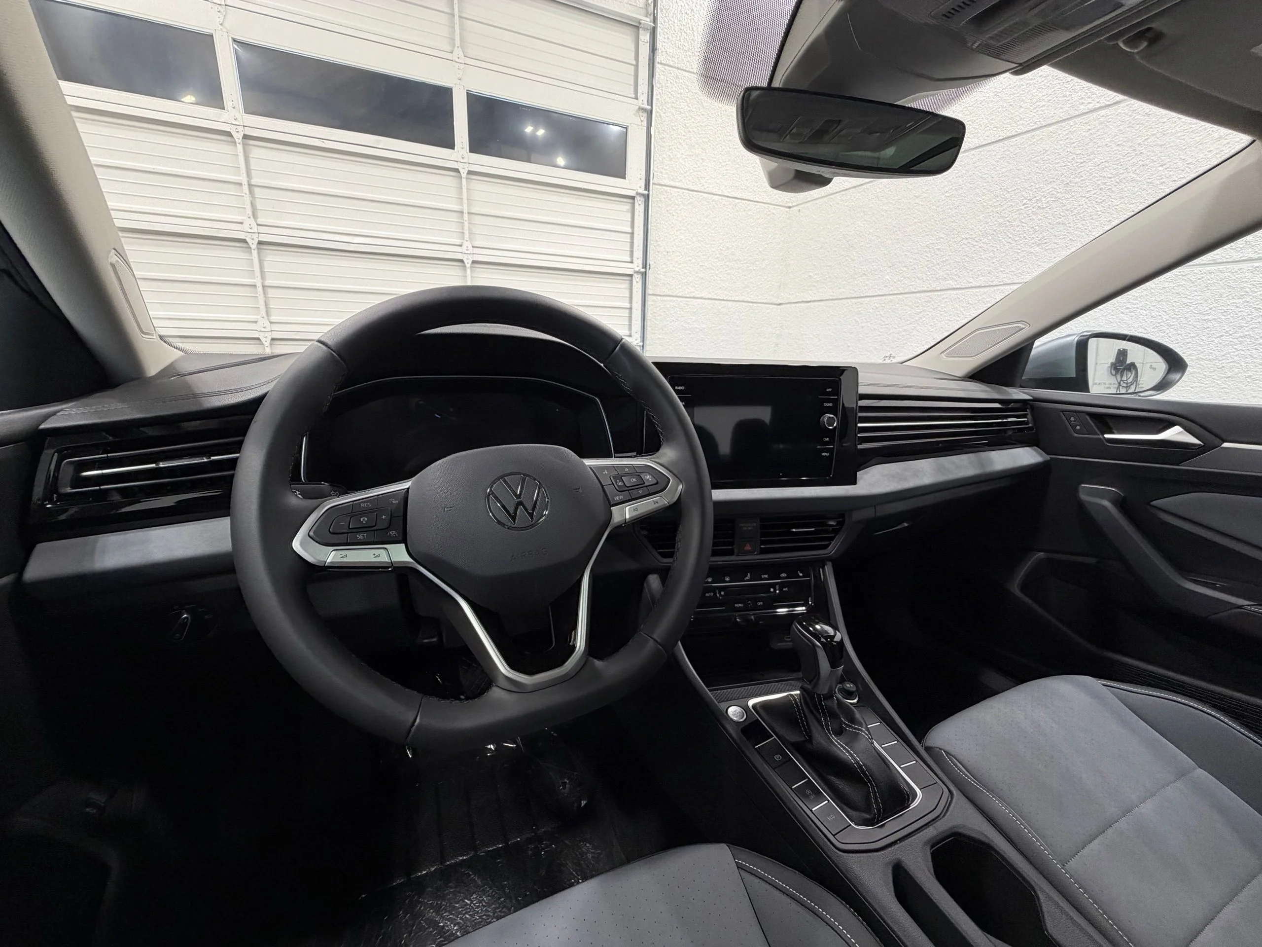 New 2026 Silver Volkswagen 1.5T SE image 37