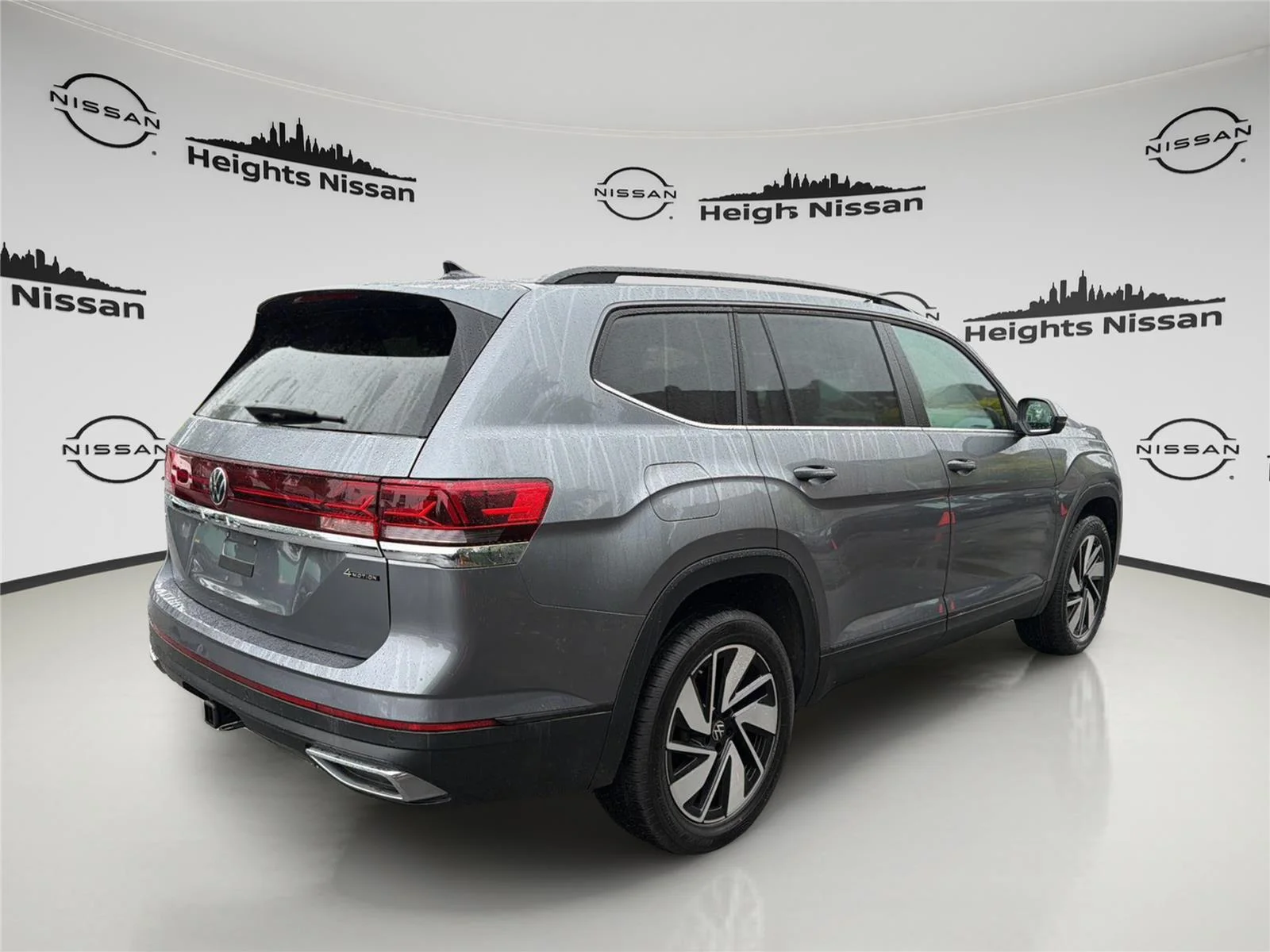 2025 Volkswagen Atlas SE w/Tech - Photo 5