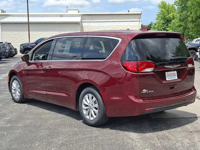 Used 2018 Red Chrysler Touring Plus image 4