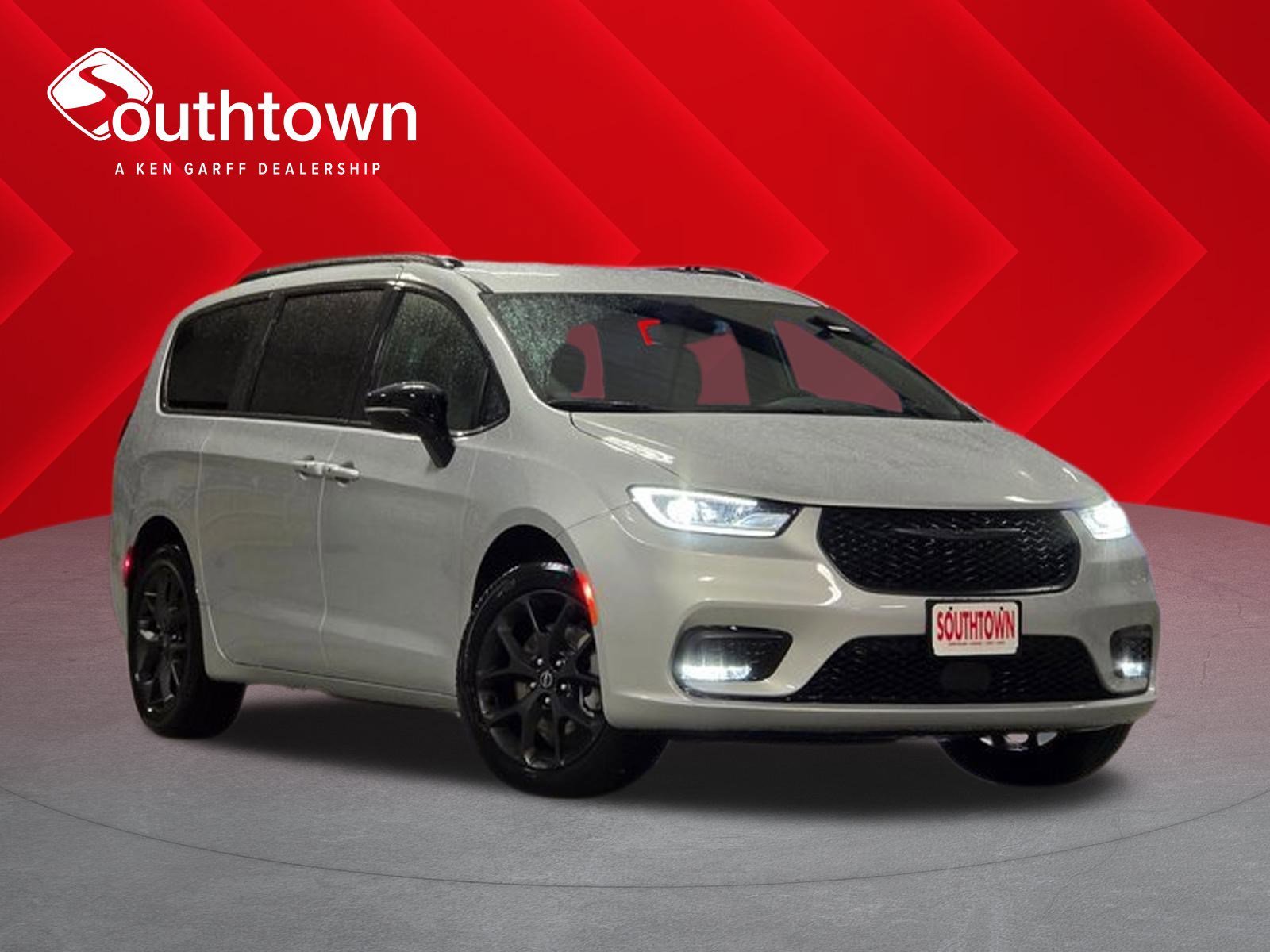 2026 Chrysler Pacifica Select AWD's photo