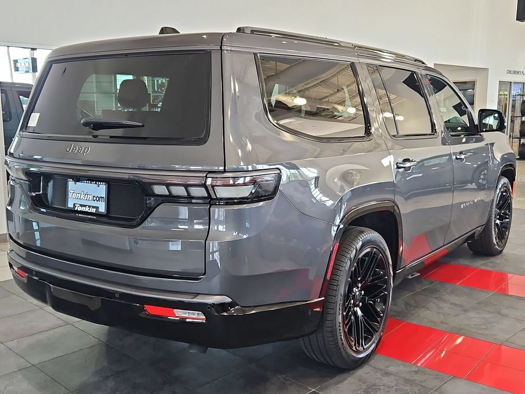 New 2026 Baltic-Gray Metallic Clear-Coat Exterior Paint Jeep Limited Reserve image 6