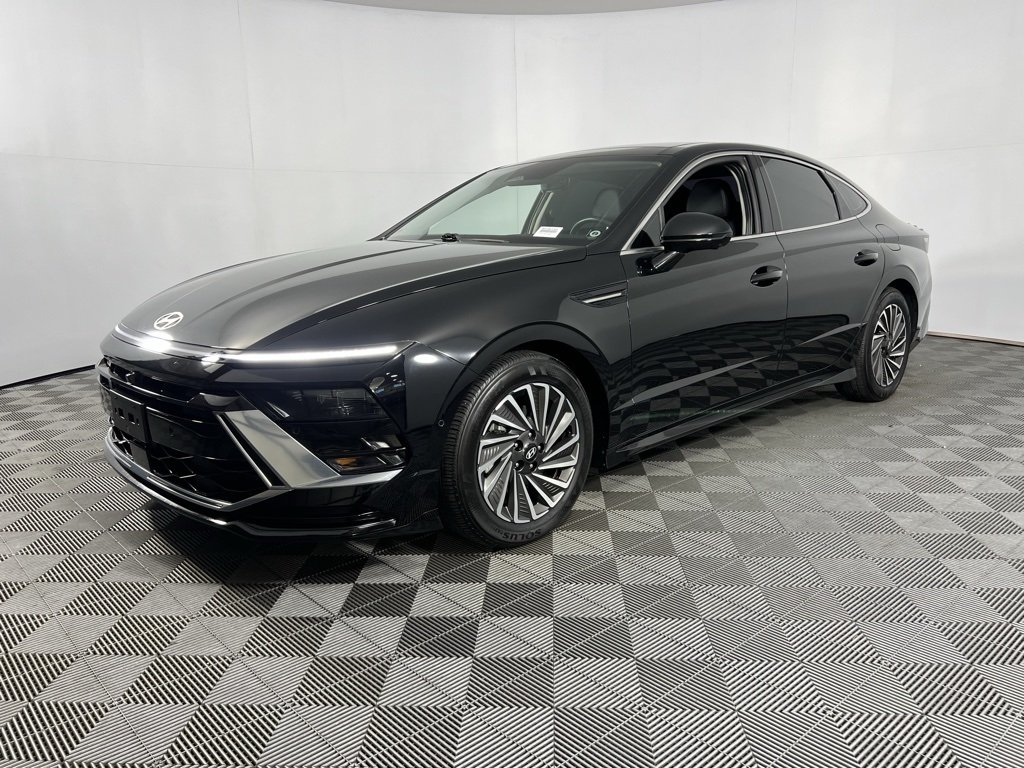 2024 Hyundai Sonata Hybrid Limited photo 2